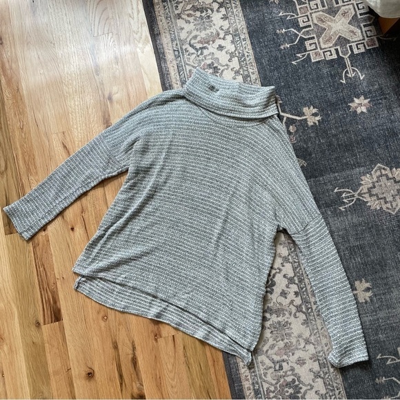 Roolee Gray White Striped Turtleneck Sweater Small - Picture 5 of 5